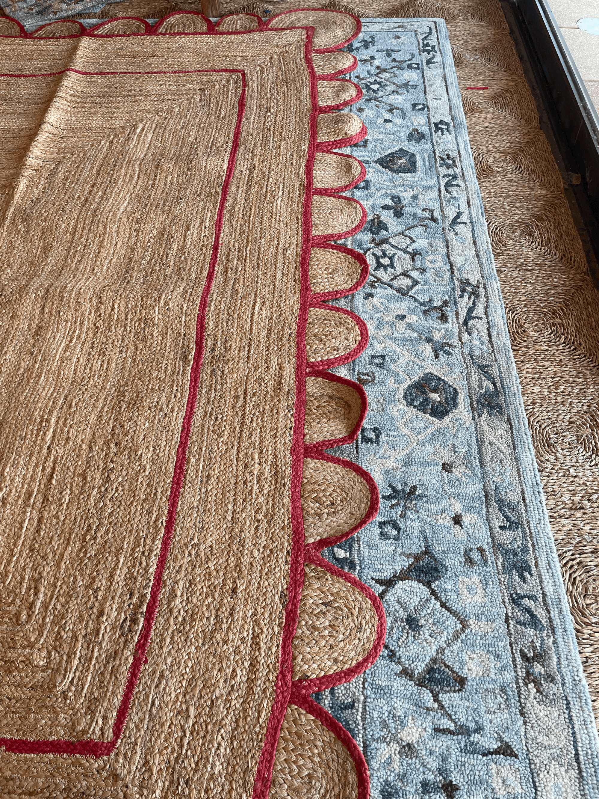 Red Scallop Jute Rug